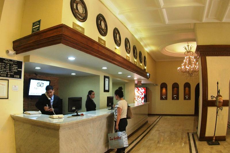 מלון Roma Guadalajara In Downtown מראה חיצוני תמונה